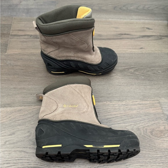 Boys Columbia snow boots - Picture 1 of 5